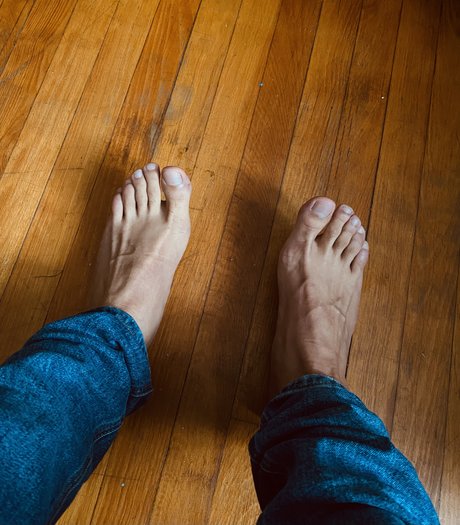 Nacktes geleaktes OnlyFans-Foto von Papisfeet