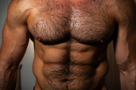 Nacktes geleaktes OnlyFans-Foto von Sexy Fit Bear 