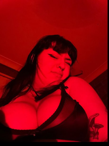 Nacktes geleaktes OnlyFans-Foto von Elaine Valentine 