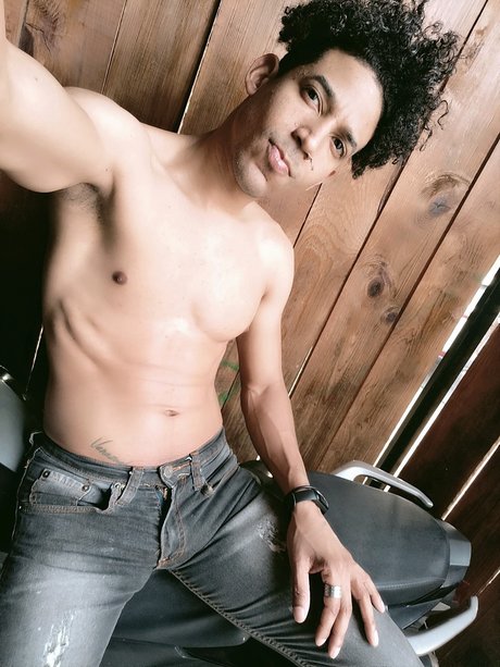 Nacktes geleaktes OnlyFans-Foto von Amoremorenito