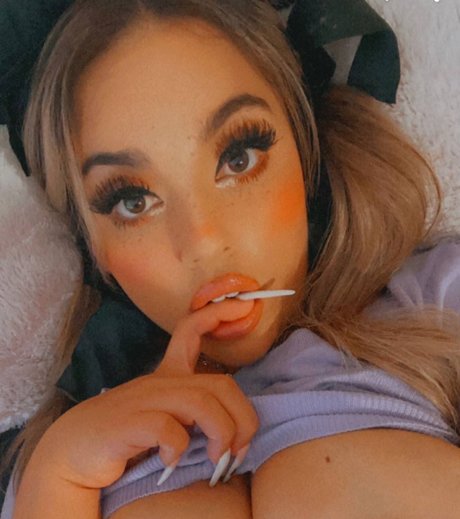 Nacktes geleaktes OnlyFans-Foto von Mercedes Beaute