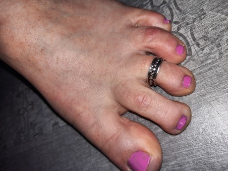 Nacktes geleaktes OnlyFans-Foto von Lora Feet 