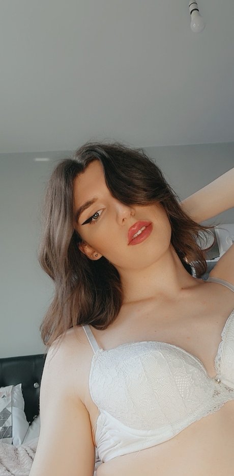 Nacktes geleaktes OnlyFans-Foto von Izzywinterz Free