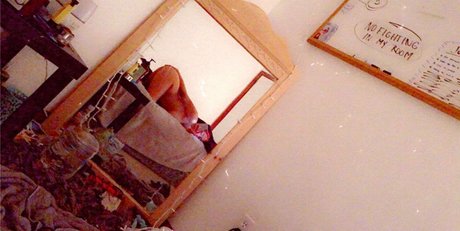 Nacktes geleaktes OnlyFans-Foto von Leigh