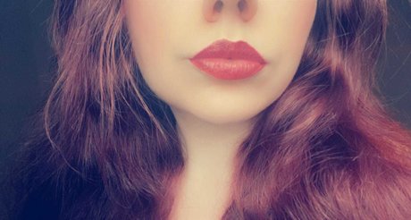 Nacktes geleaktes OnlyFans-Foto von Red And Curvy