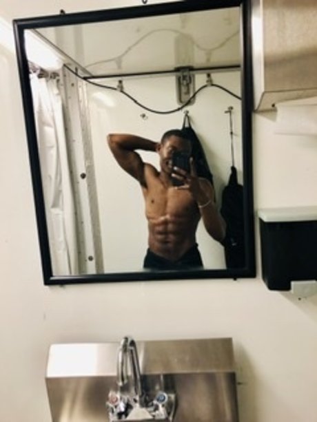Nacktes geleaktes OnlyFans-Foto von Big Ju 