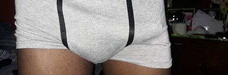 Nacktes geleaktes OnlyFans-Foto von Desiredja