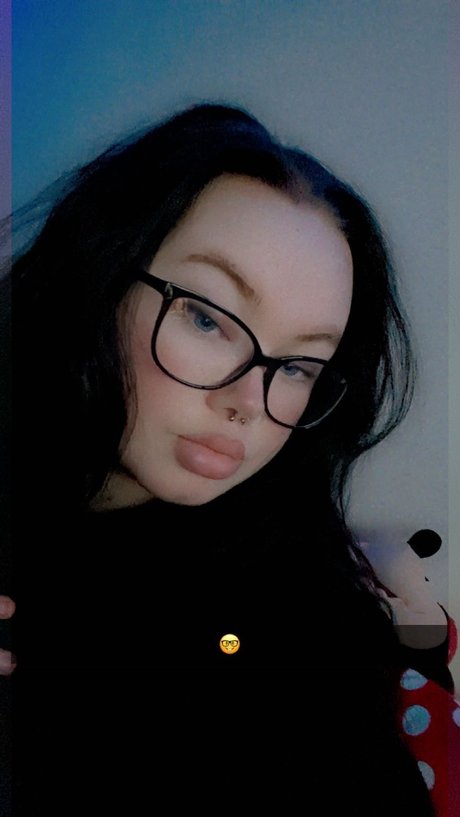 Nacktes geleaktes OnlyFans-Foto von Lucy Grossett