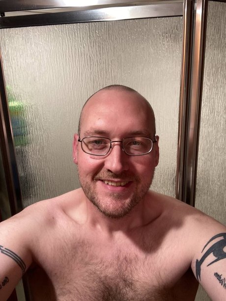 Nacktes geleaktes OnlyFans-Foto von Lee