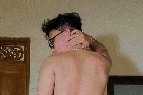 Nacktes geleaktes OnlyFans-Foto von Nudist Bali
