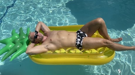 Nacktes geleaktes OnlyFans-Foto von Kirk