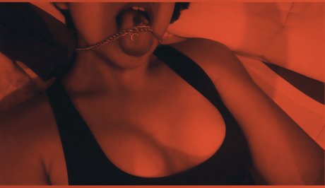 Nacktes geleaktes OnlyFans-Foto von Gala Mors
