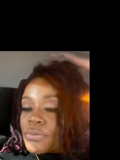 Nacktes geleaktes OnlyFans-Foto von Hunny Bunnzy