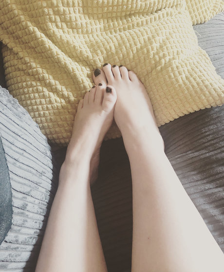 Nacktes geleaktes OnlyFans-Foto von Fabulous Feet Ampamp Busty Boobs