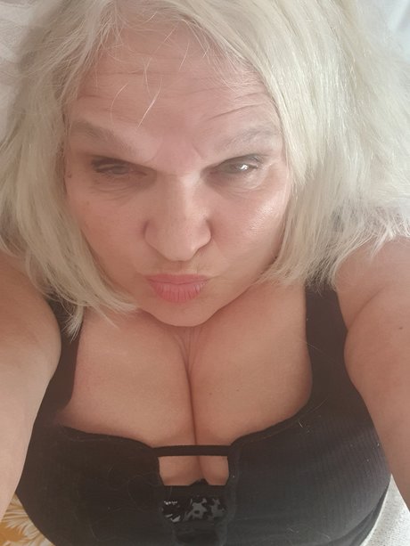 Hotkiwbabe62
