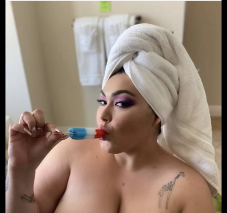 Nacktes geleaktes OnlyFans-Foto von Pettyshowtime
