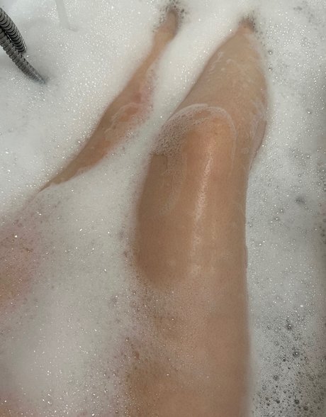 Nacktes geleaktes OnlyFans-Foto von Liv Kaira