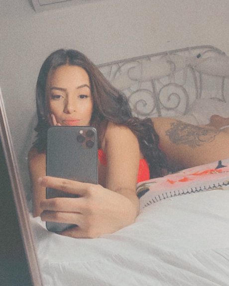 Nacktes geleaktes OnlyFans-Foto von Fetty