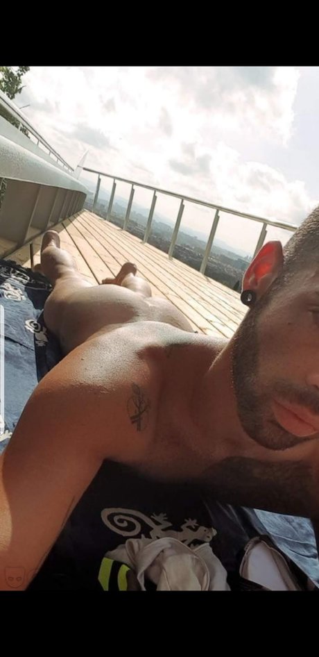 Nacktes geleaktes OnlyFans-Foto von Uri
