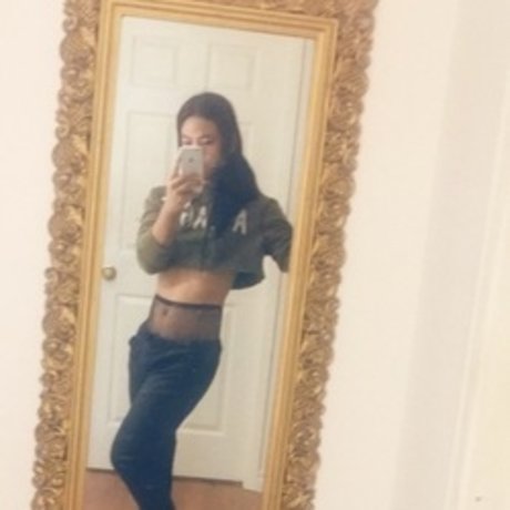 Nacktes geleaktes OnlyFans-Foto von Atine