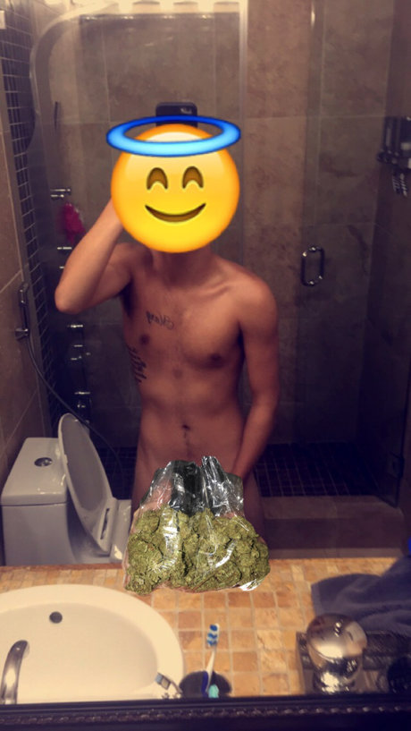 Nacktes geleaktes OnlyFans-Foto von Femto