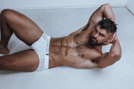 Nacktes geleaktes OnlyFans-Foto von Masterbaytes