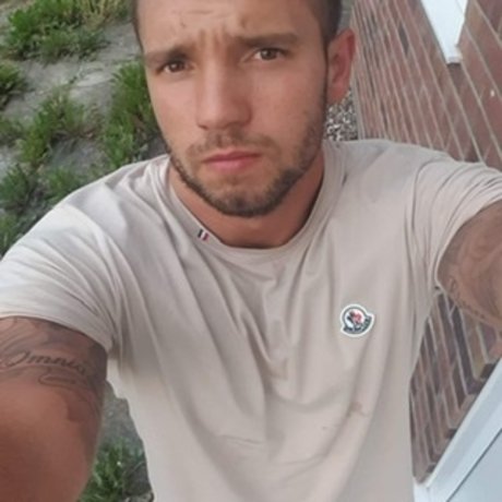 Nacktes geleaktes OnlyFans-Foto von Ad