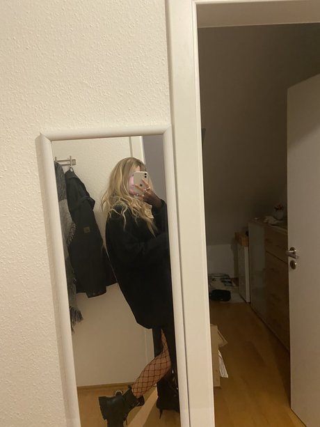 Nacktes geleaktes OnlyFans-Foto von Woistdieline