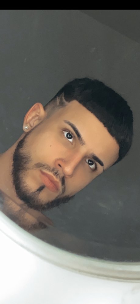 Nacktes geleaktes OnlyFans-Foto von Mlboii