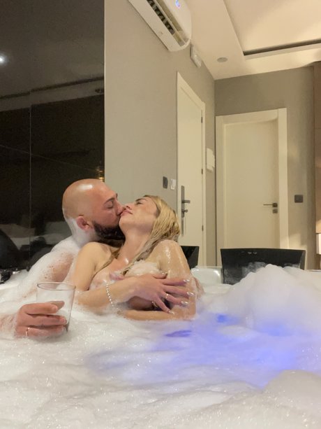 Nacktes geleaktes OnlyFans-Foto von Iamm Ari Y Peke