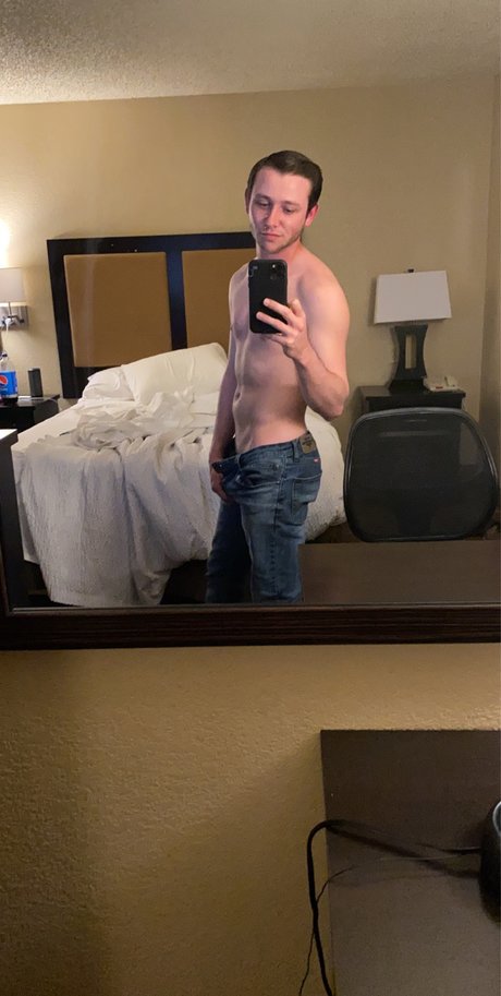 Nacktes geleaktes OnlyFans-Foto von Chase Evans