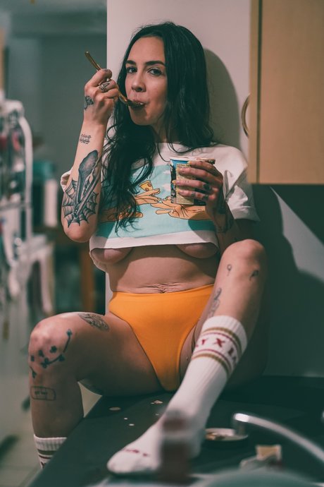 Nacktes geleaktes OnlyFans-Foto von Kitty