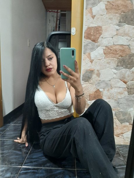 Nacktes geleaktes OnlyFans-Foto von Juli