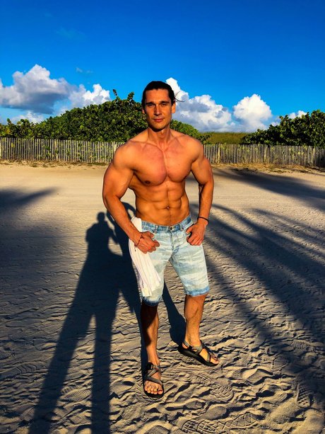 Nacktes geleaktes OnlyFans-Foto von Georgirusevtv