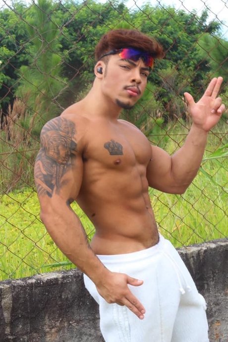 Nacktes geleaktes OnlyFans-Foto von Vinny Roy