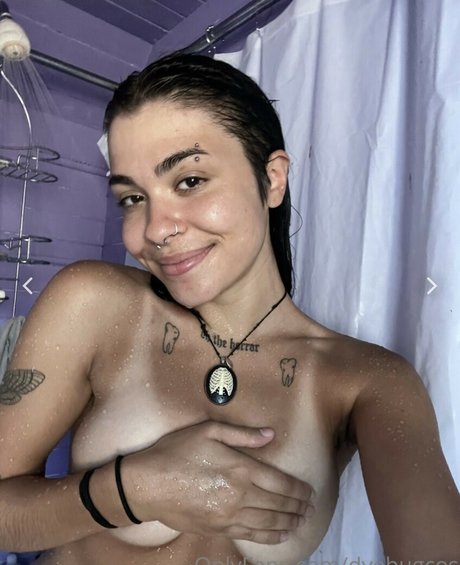 Nacktes geleaktes OnlyFans-Foto von Dyebug