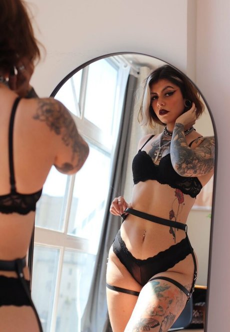 Nacktes geleaktes OnlyFans-Foto von Hazyharlxt