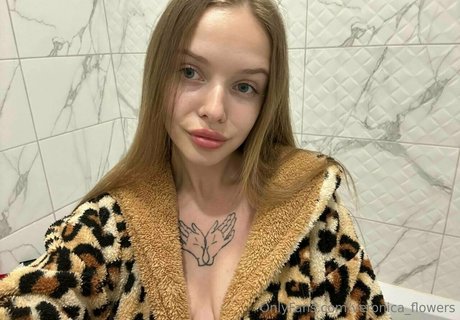 Nacktes geleaktes OnlyFans-Foto von Veronicaflowers