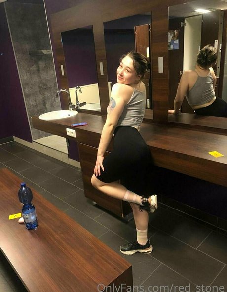 Nacktes geleaktes OnlyFans-Foto von Evaskyangel
