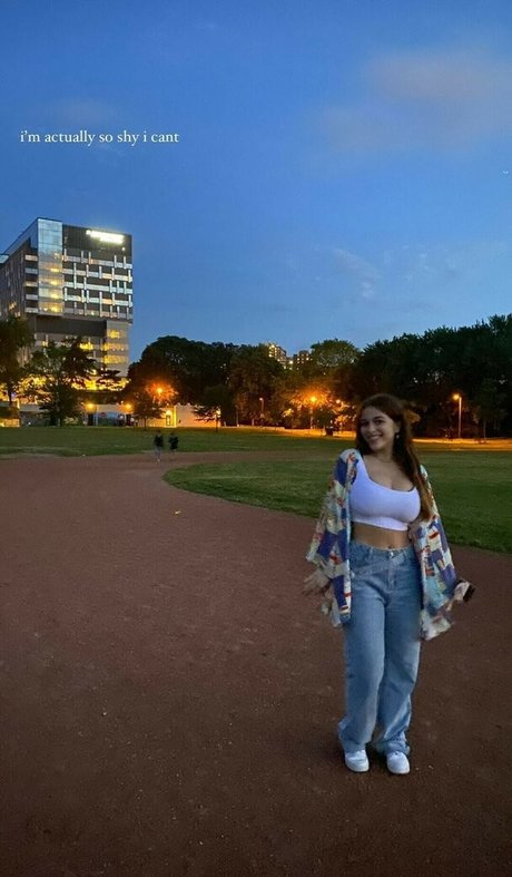 Nacktes geleaktes OnlyFans-Foto von Baby Ariel