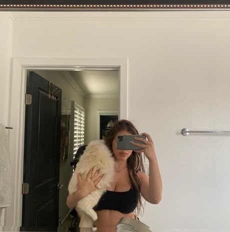 Nacktes geleaktes OnlyFans-Foto von Baby Ariel