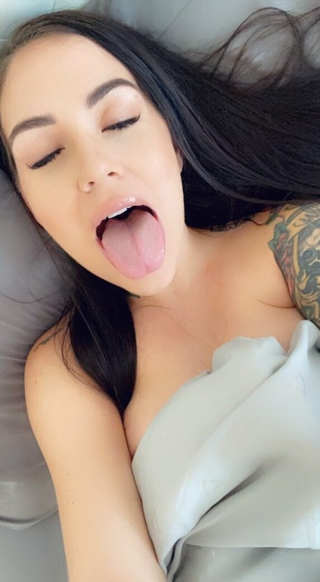 Nacktes geleaktes OnlyFans-Foto von Freekarmen