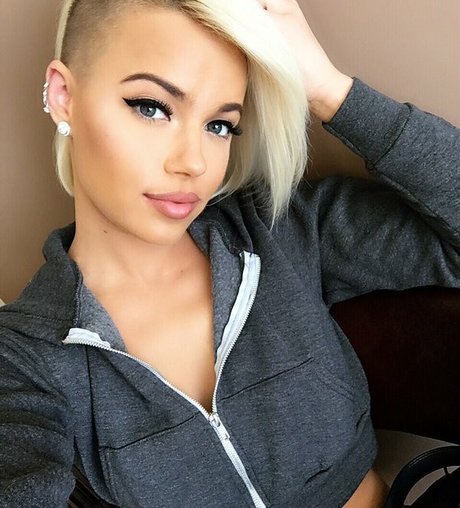 Nacktes geleaktes OnlyFans-Foto von Ashley Martelle