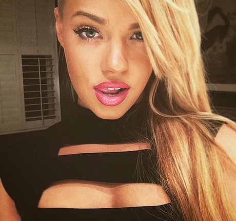 Nacktes geleaktes OnlyFans-Foto von Ashley Martelle