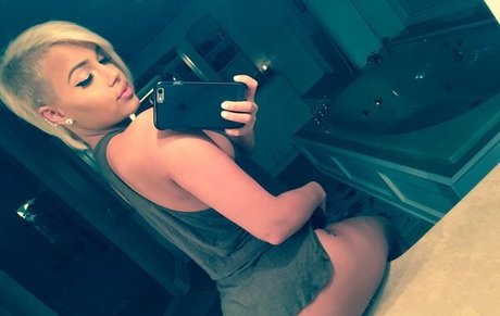 Nacktes geleaktes OnlyFans-Foto von Ashley Martelle