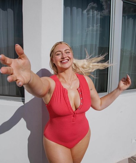 Nacktes geleaktes OnlyFans-Foto von Iskra Lawrence