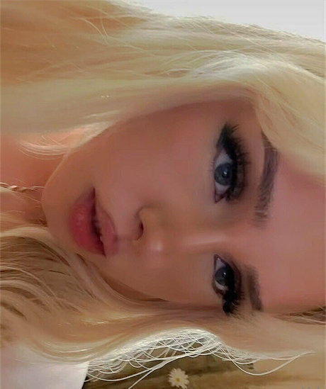 Nacktes geleaktes OnlyFans-Foto von Titslikedaisy
