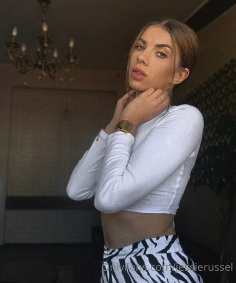 Nacktes geleaktes OnlyFans-Foto von Jessierussel