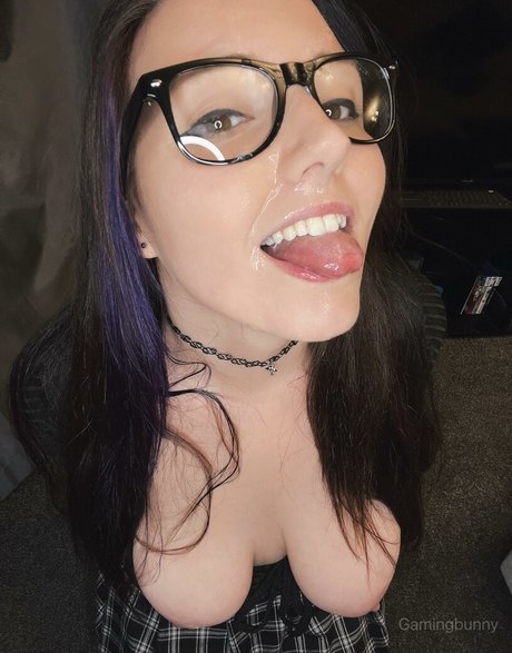 Nacktes geleaktes OnlyFans-Foto von Gamming Bunny
