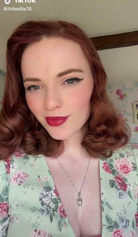 Nacktes geleaktes OnlyFans-Foto von Ellie Littlechild